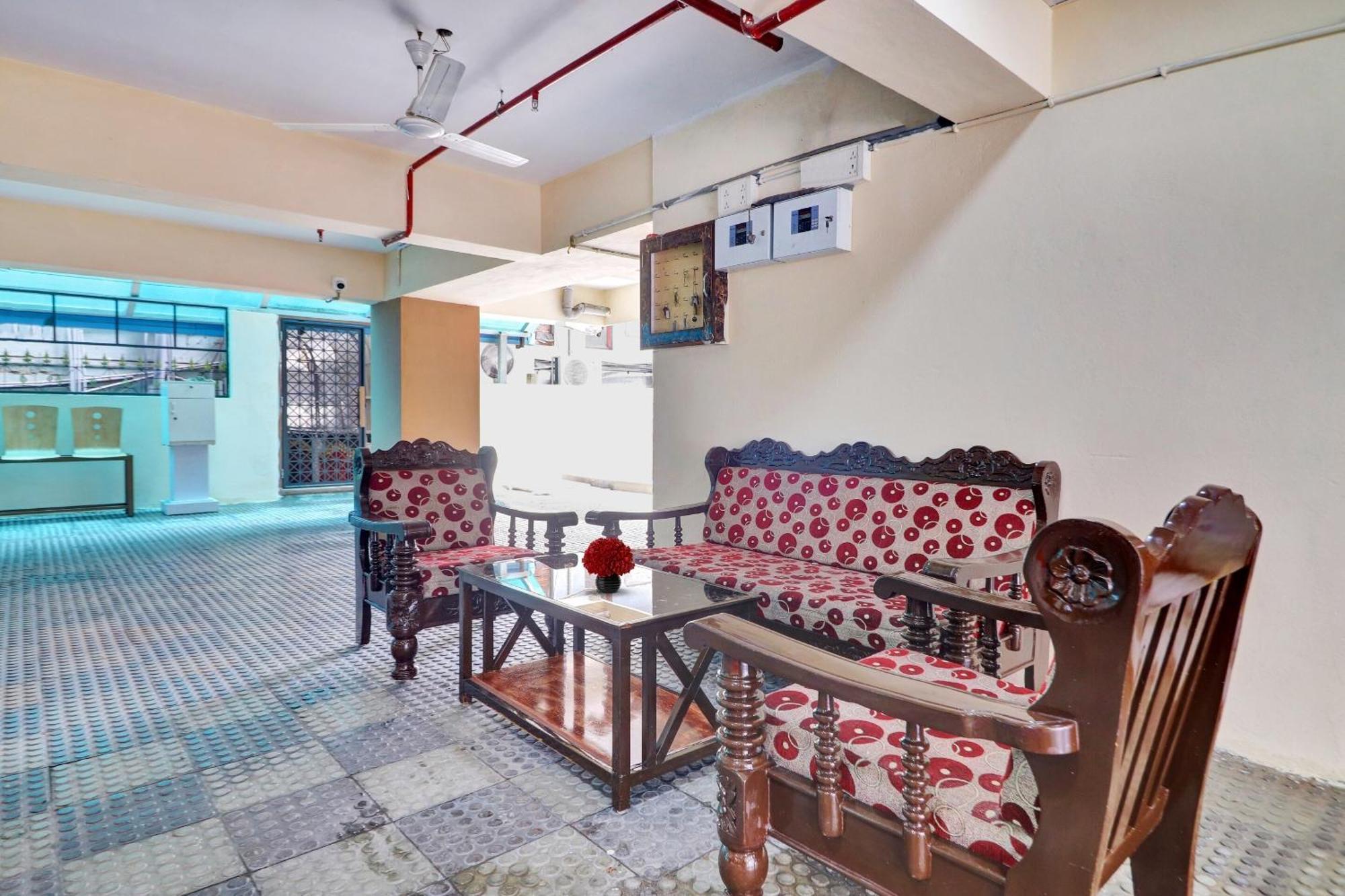 Heavens Inn Near Rasoolpura Metro Station ไฮเดอราบัด ภายนอก รูปภาพ